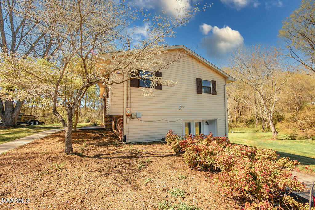 127 Orchard Road Kingston, TN 37763 - Photo 8 of 27 FMN_0804-1