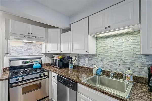 $7,000 | 7 Bacheller Street, Newport, RI 02840