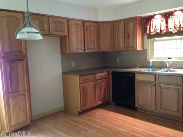 2430 Farmbrook Road Winston-Salem, NC 27103 - Photo 3 of 16 Kitchen. Sunny kitchen