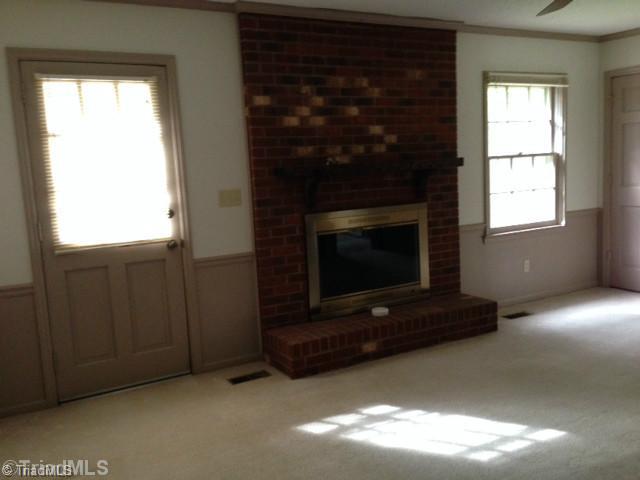 2430 Farmbrook Road Winston-Salem, NC 27103 - Photo 5 of 16 Den/Family/Great Room.