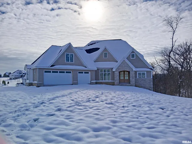 $839,900 | 19468 250th Avenue, Bettendorf, IA 52722