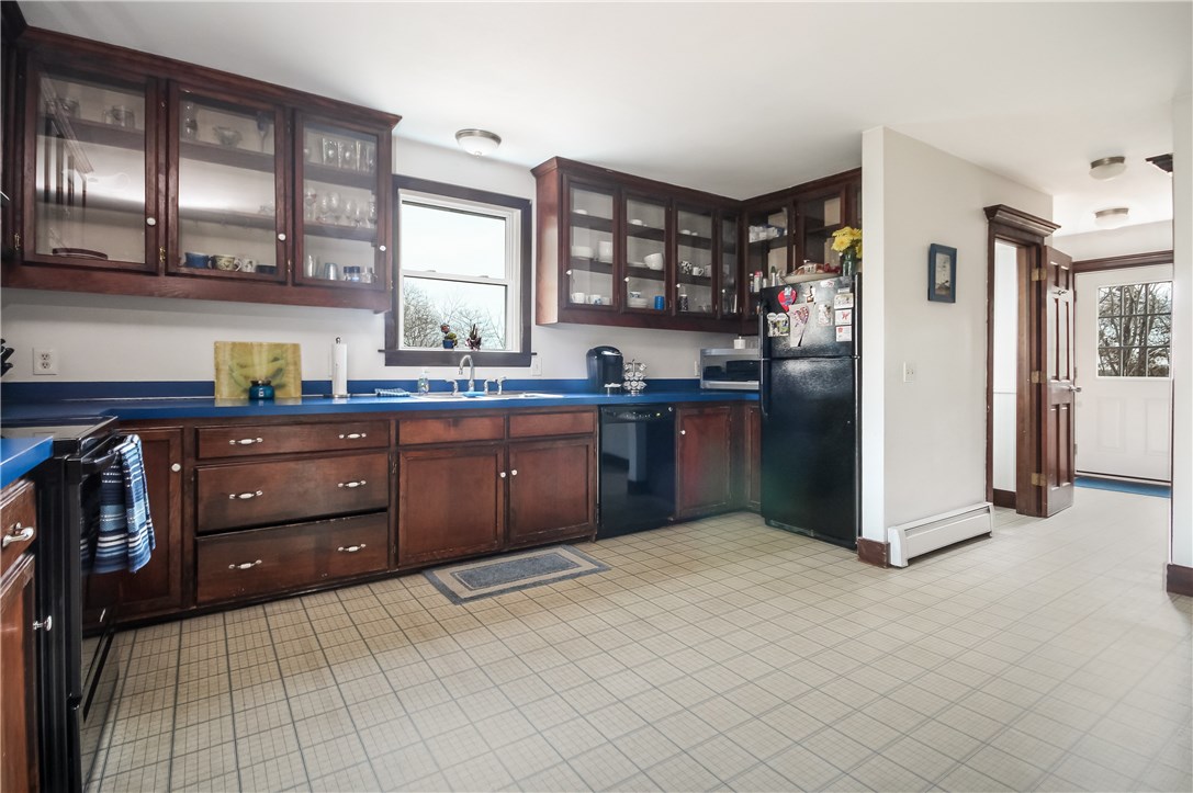 22 Pound Road Westerly, RI 02891 - Photo 6 of 11