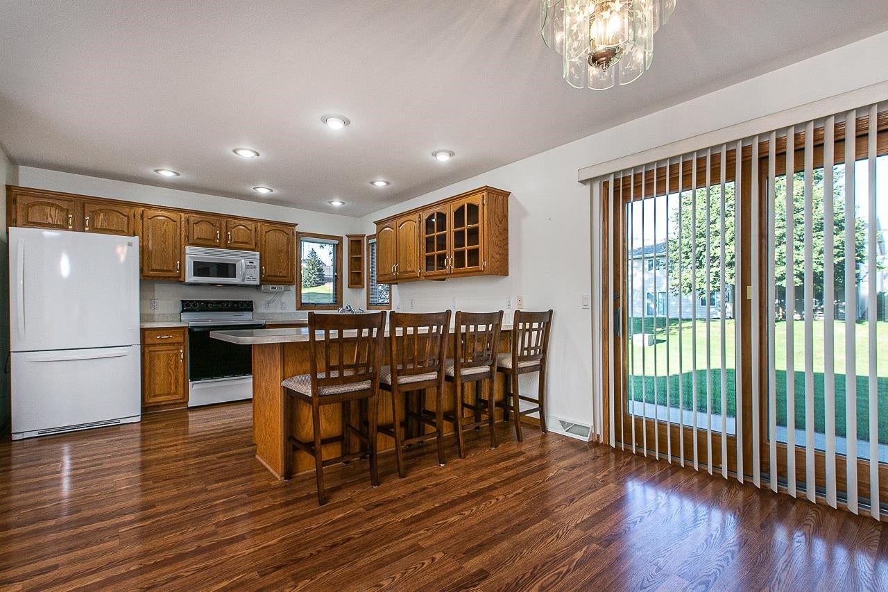 2260 Yorktown Road Dubuque, IA 52002 - Photo 7 of 28 Gallery Image 7