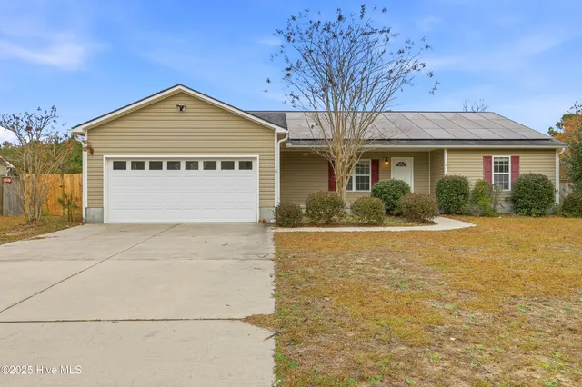 $344,800 | 118 Magnolia Lane, Hubert, NC 28539