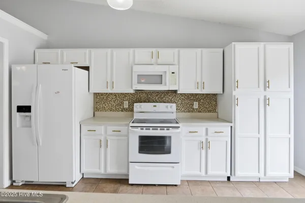 $344,500 | 118 Magnolia Lane, Hubert, NC 28539