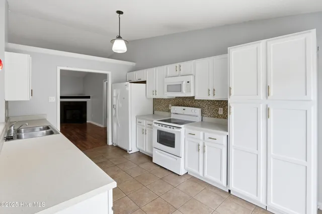 $344,800 | 118 Magnolia Lane, Hubert, NC 28539