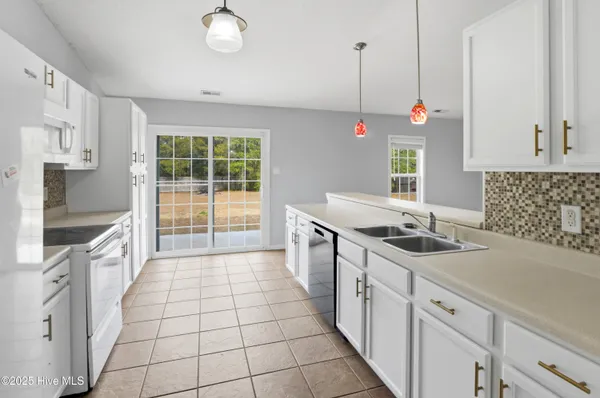 $344,500 | 118 Magnolia Lane, Hubert, NC 28539