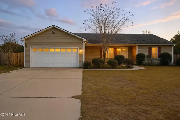 $344,500 | 118 Magnolia Lane, Hubert, NC 28539