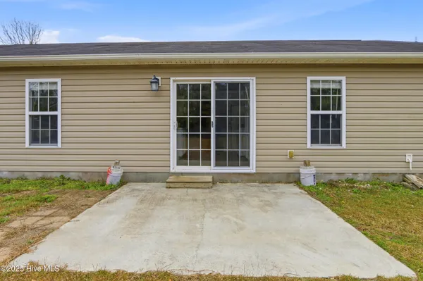 $344,500 | 118 Magnolia Lane, Hubert, NC 28539