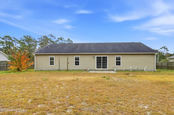 $344,500 | 118 Magnolia Lane, Hubert, NC 28539