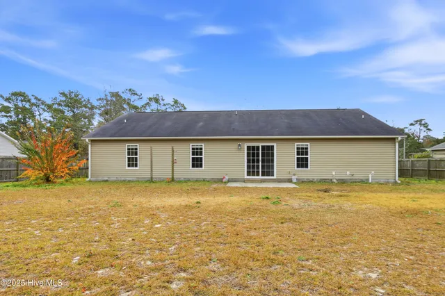 $344,800 | 118 Magnolia Lane, Hubert, NC 28539