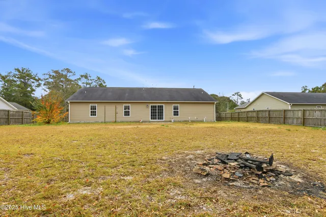 $344,800 | 118 Magnolia Lane, Hubert, NC 28539