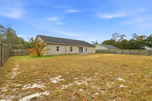 $344,800 | 118 Magnolia Lane, Hubert, NC 28539