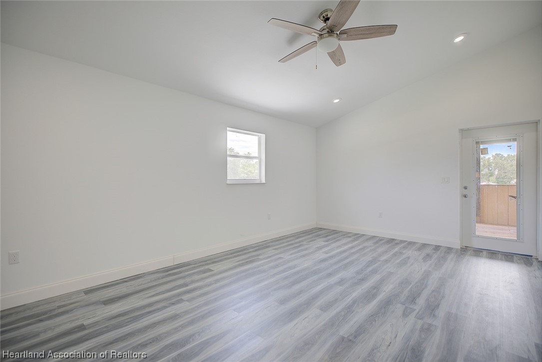 548 Doc Coil Road Bowling Green, FL 33834 - Photo 17 of 32 Gallery Image 17