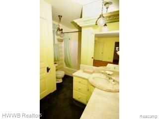 58 Manor Road Bloomfield Hills, MI 48304 - Photo 17 of 23 Attached bathroom
