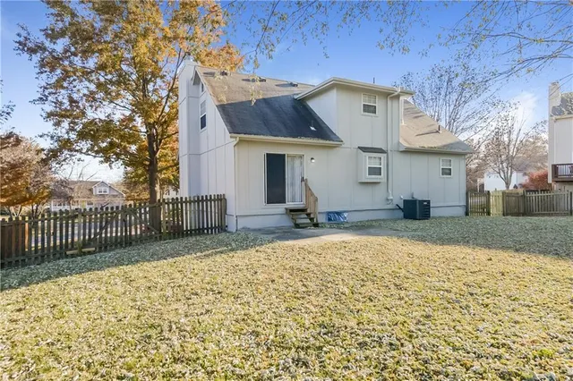 $2,375 | 2314 Northeast Springbrook Street, Blue Springs, MO 64014