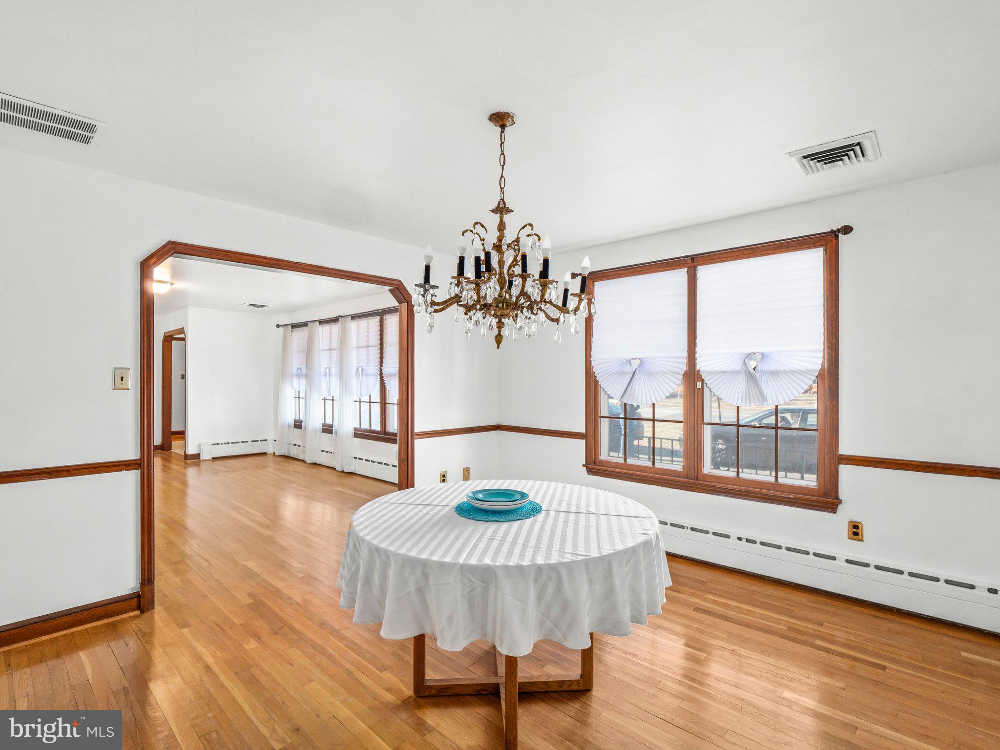 7708 Bock Road Fort Washington, MD 20744 - Photo 23 of 29 Beautiful chandelier