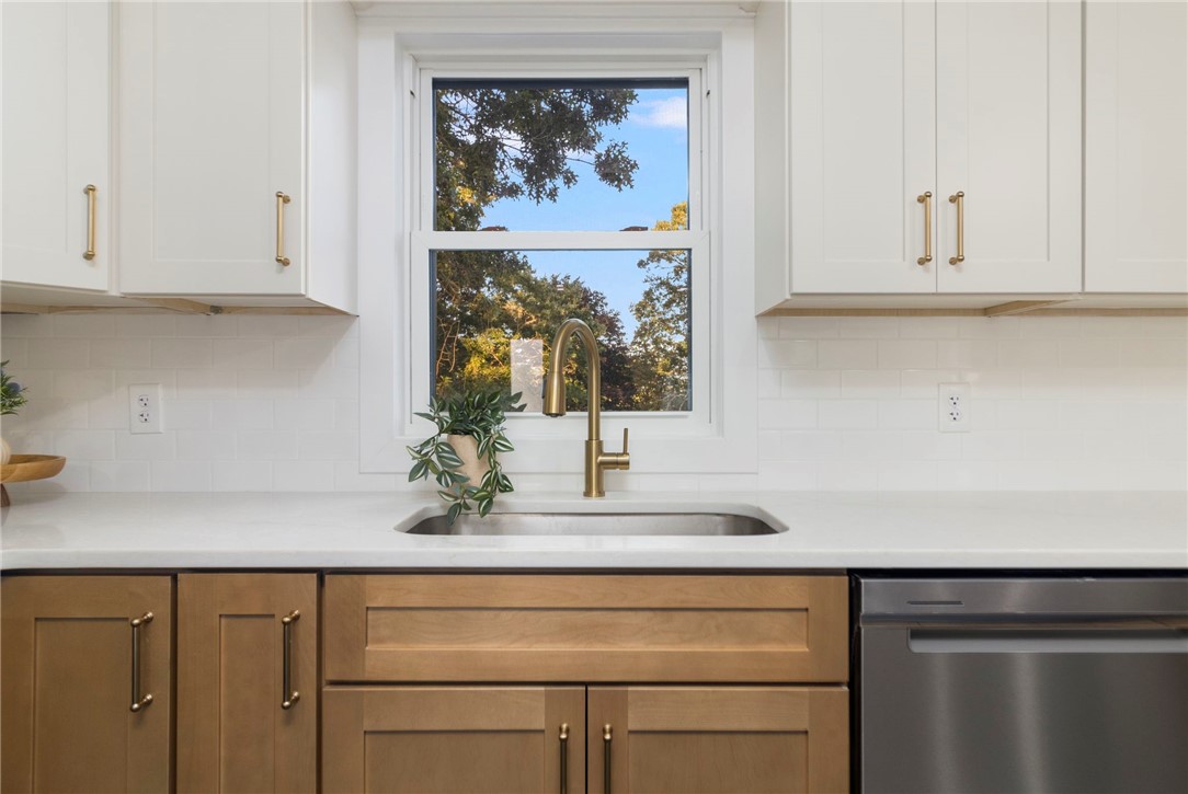 6 Holmes Street Westerly, RI 02891 - Photo 5 of 32 Gallery Image 5