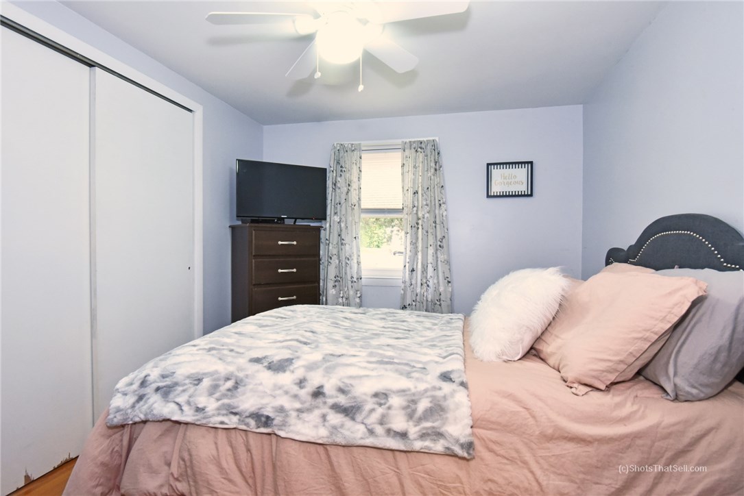 25 Edgewood Road Glocester, RI 02814 - Photo 17 of 33 Bedroom