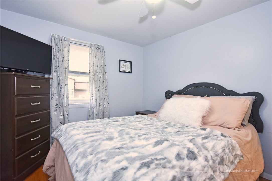 25 Edgewood Road Glocester, RI 02814 - Photo 18 of 33