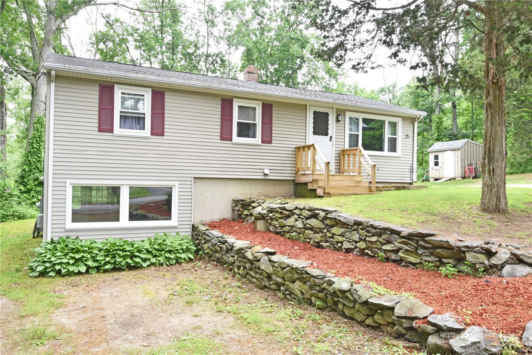 25 Edgewood Road Glocester, RI 02814 - Photo 3 of 33