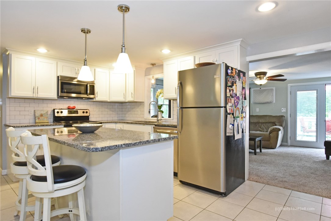25 Edgewood Road Glocester, RI 02814 - Photo 5 of 33