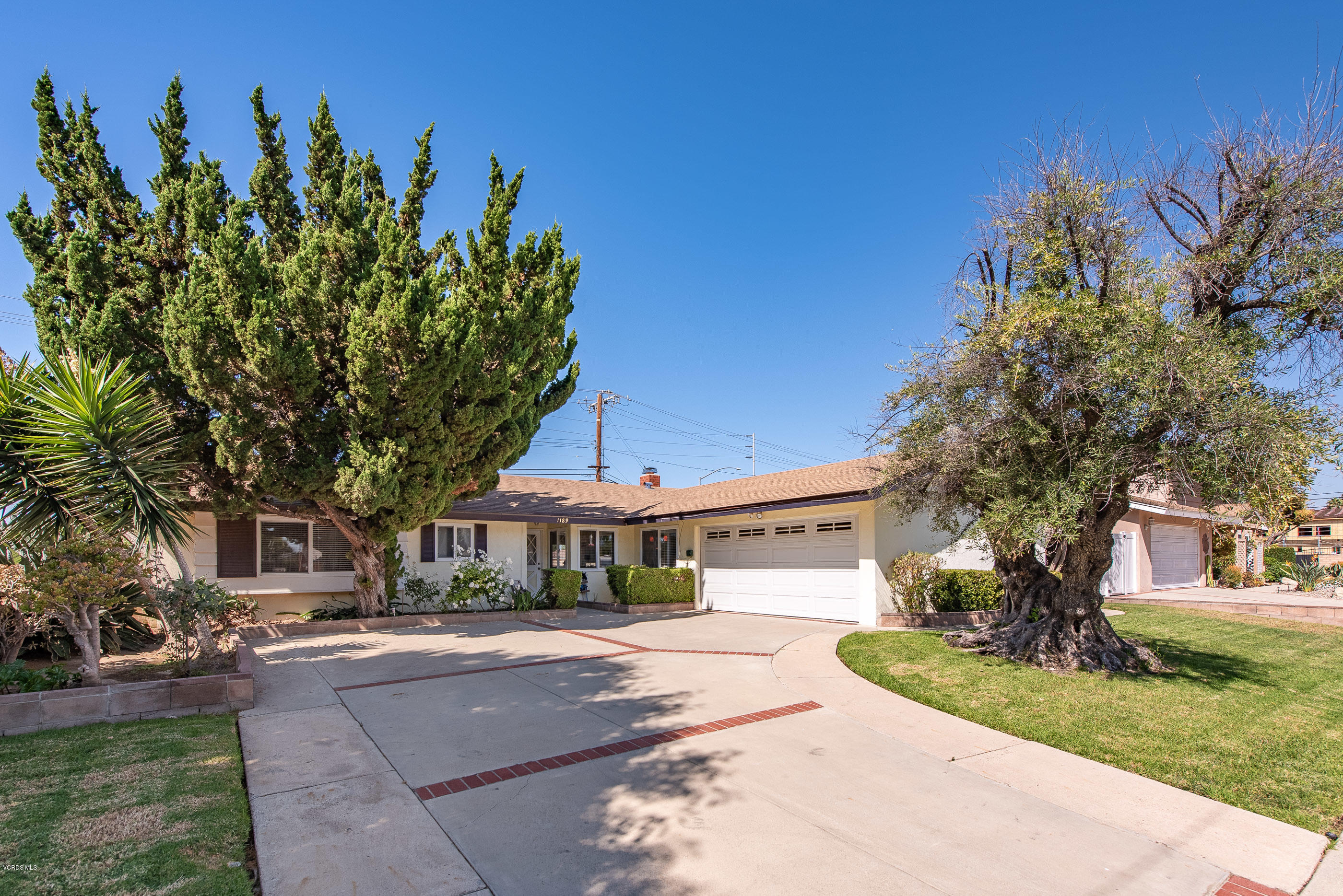 1189 Roldan Avenue Simi Valley, CA 93065 - Photo 2 of 23 1189 Roldan Ave Simi Valley-2