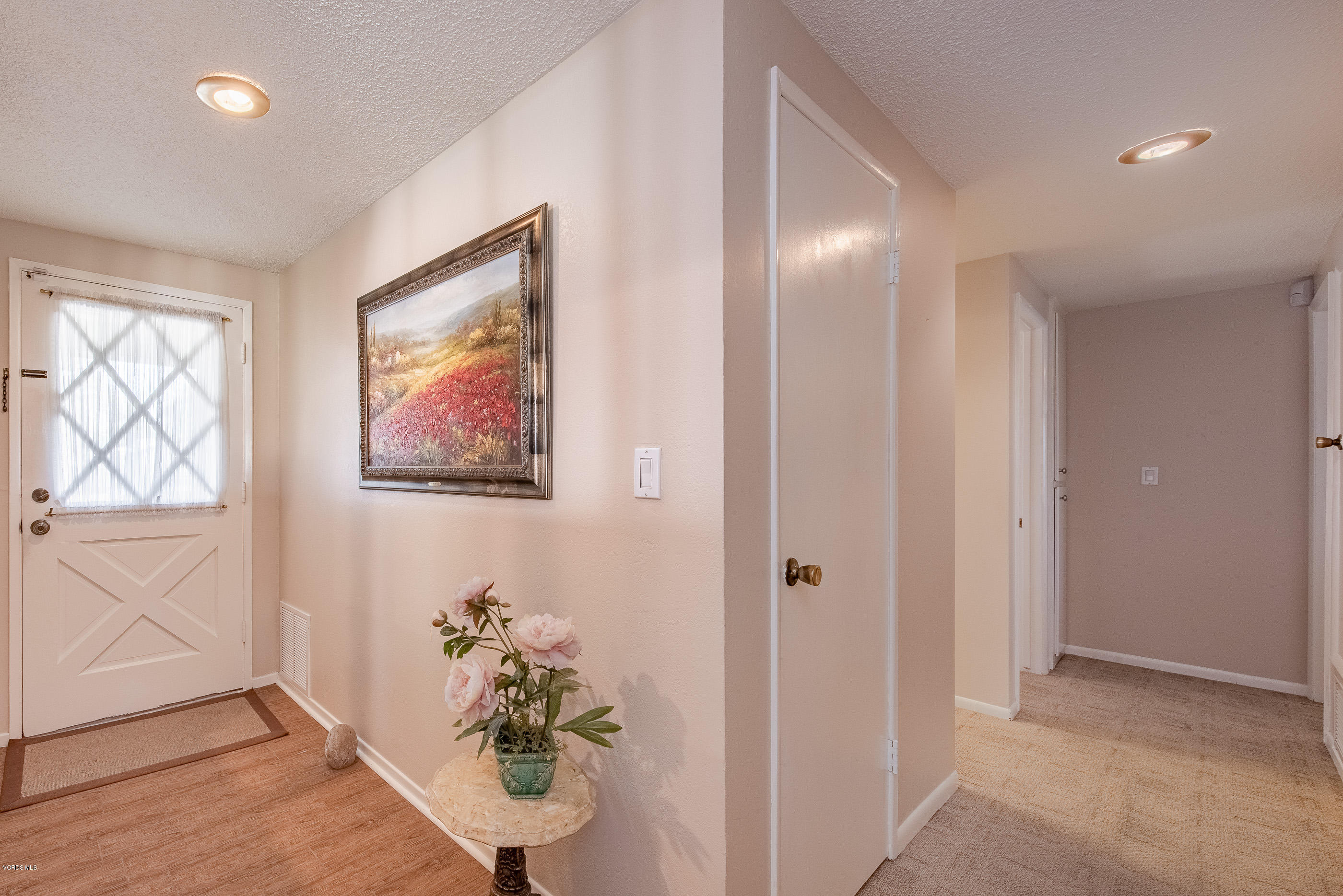 1189 Roldan Avenue Simi Valley, CA 93065 - Photo 15 of 23 1189 Roldan Ave Simi Valley-16