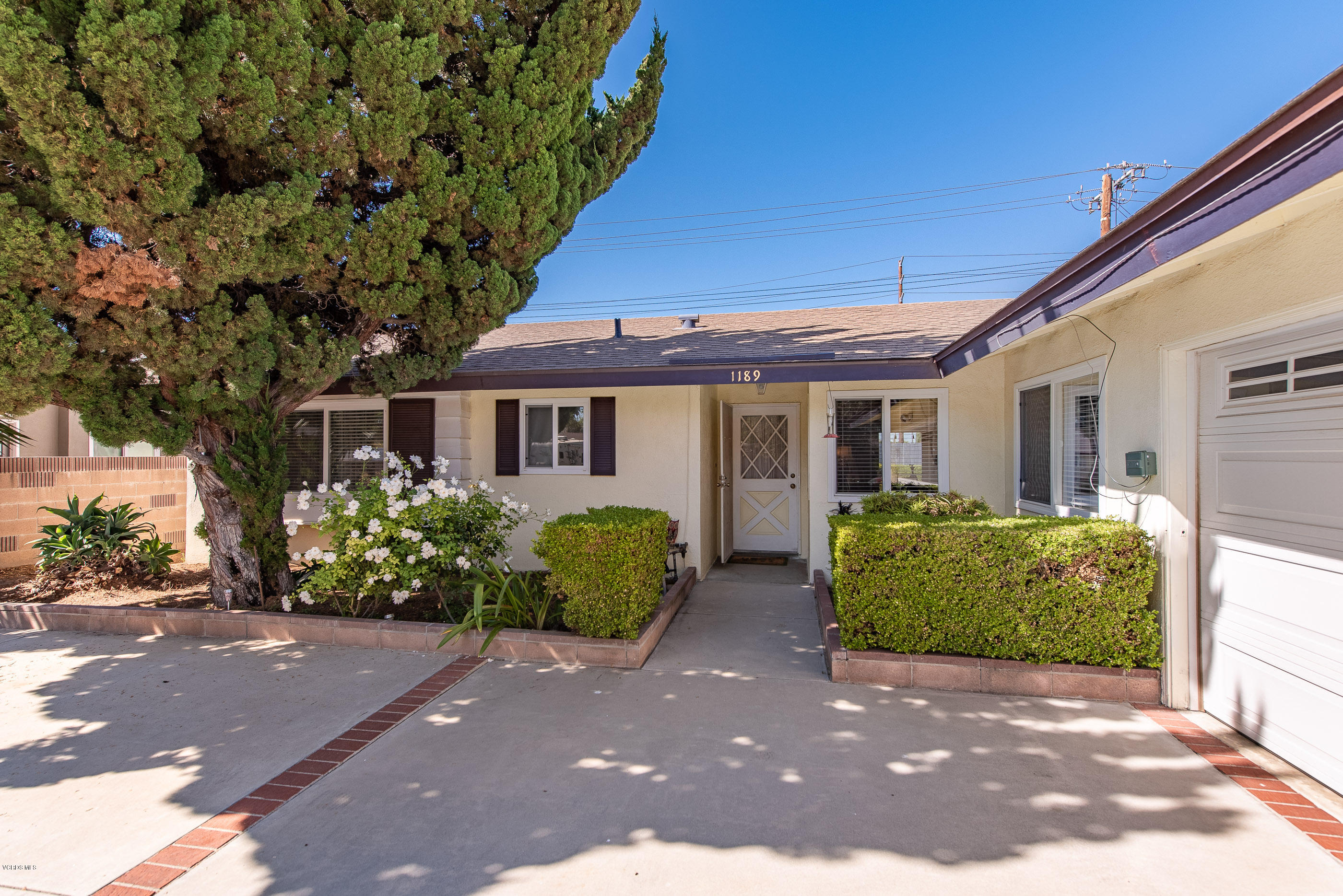 1189 Roldan Avenue Simi Valley, CA 93065 - Photo 3 of 23 1189 Roldan Ave Simi Valley-4