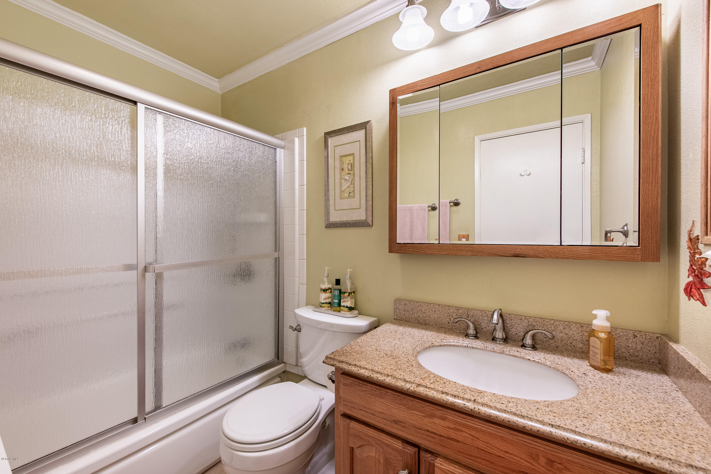 1189 Roldan Avenue Simi Valley, CA 93065 - Photo 21 of 23 1189 Roldan Ave Simi Valley-22