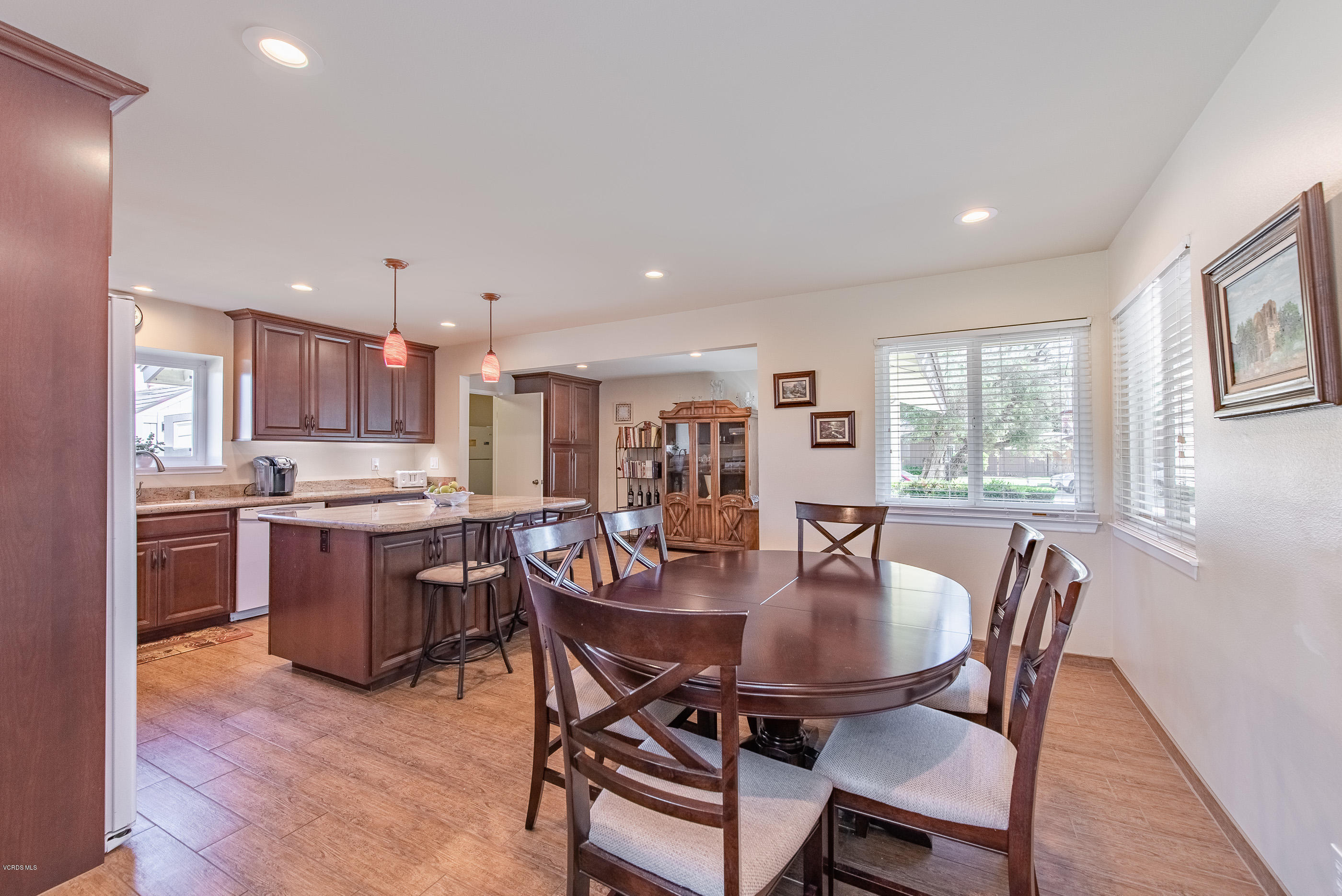 1189 Roldan Avenue Simi Valley, CA 93065 - Photo 7 of 23 1189 Roldan Ave Simi Valley-8