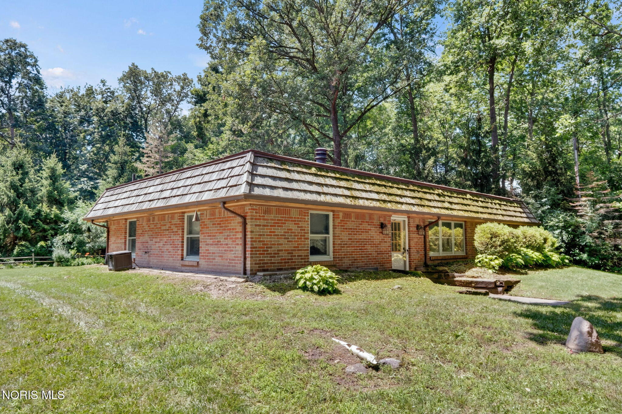 4691 Hanley Road Walbridge, OH 43465 - Photo 3 of 46 Gallery Image 3