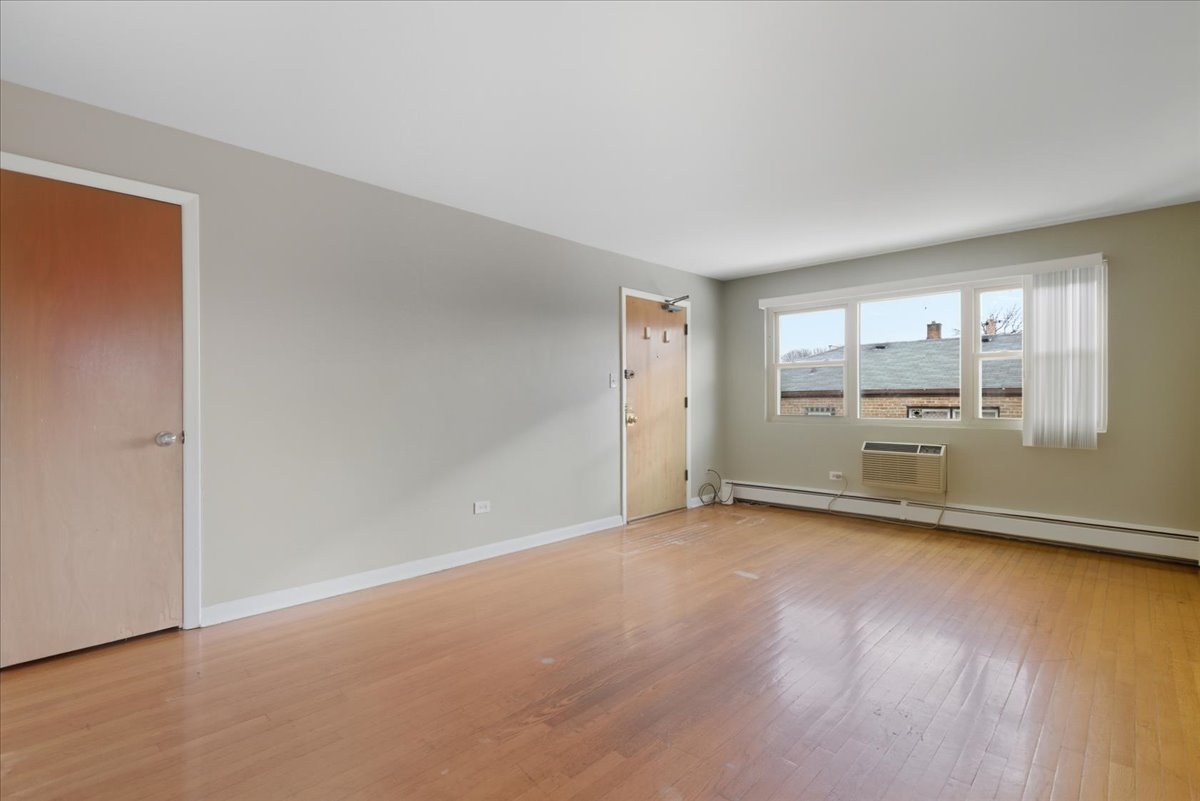 337 Custer Avenue, Unit 2W Evanston, IL 60202 - Photo 5 of 11