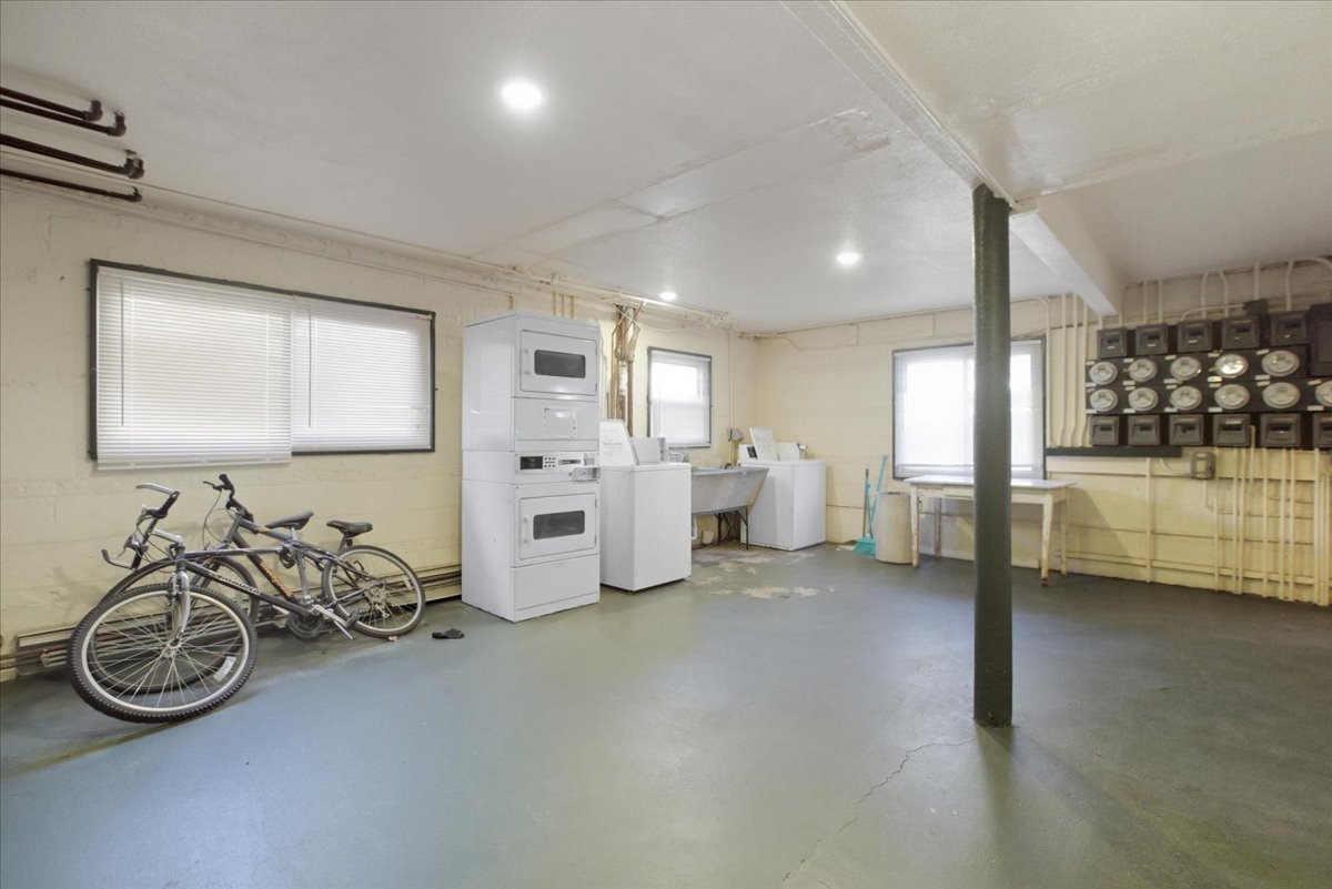 337 Custer Avenue, Unit 2W Evanston, IL 60202 - Photo 7 of 11