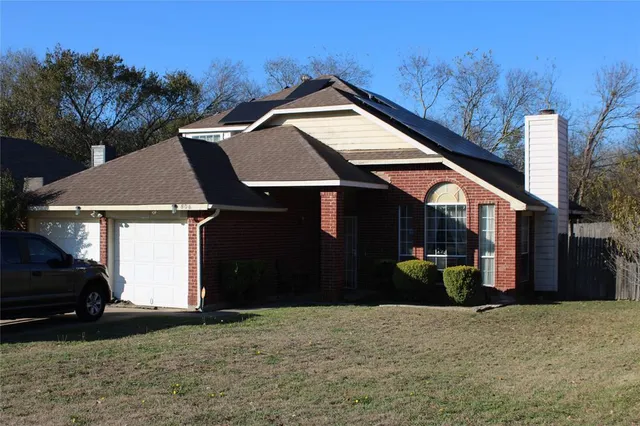 $280,000 | 806 Clover Hill Lane, Cedar Hill, TX 75104