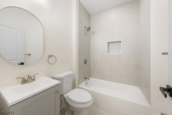 $2,990 | 951 West 7th Street, Plainfield, NJ 07063