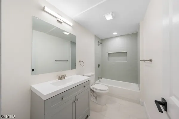 $2,990 | 951 West 7th Street, Plainfield, NJ 07063