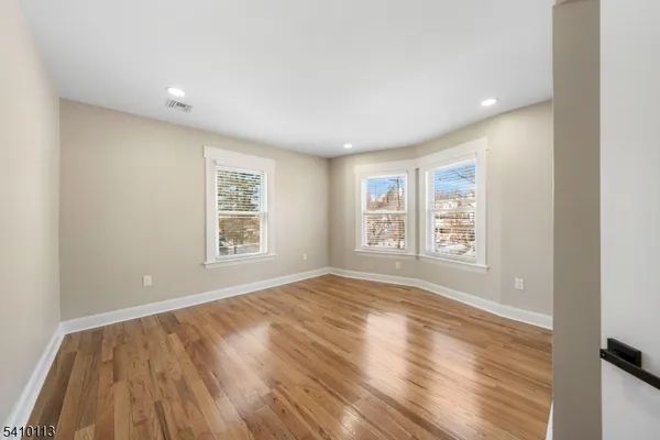 $2,990 | 951 West 7th Street, Plainfield, NJ 07063