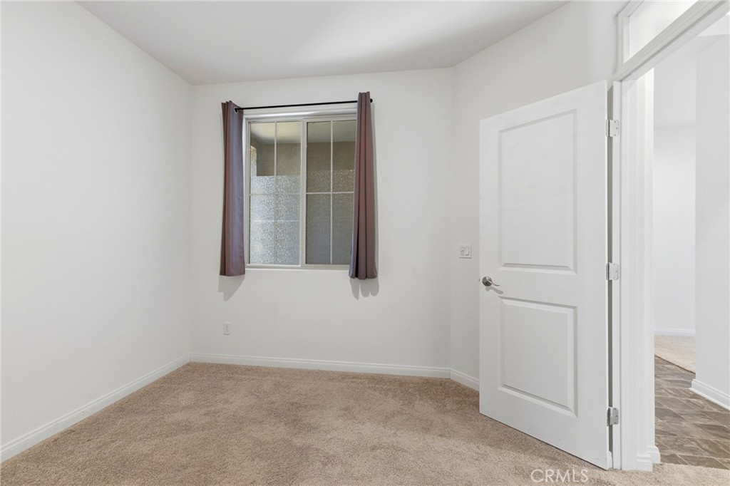 711 Ballesteros Street Perris, CA 92571 - Photo 23 of 39 Flex room
