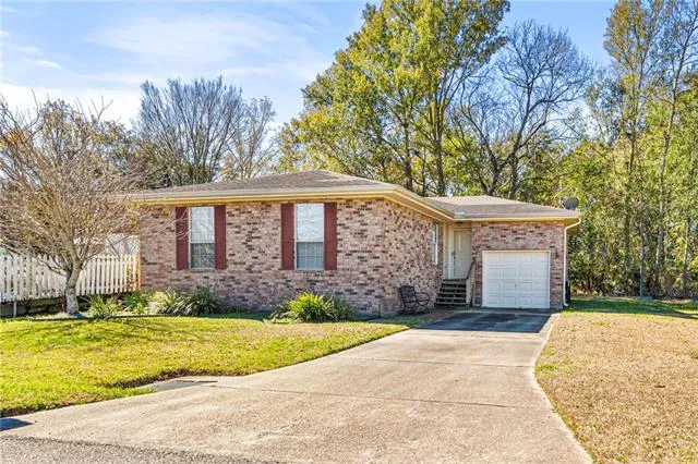 $209,000 | 631 Oak Street, St. Rose, LA 70087