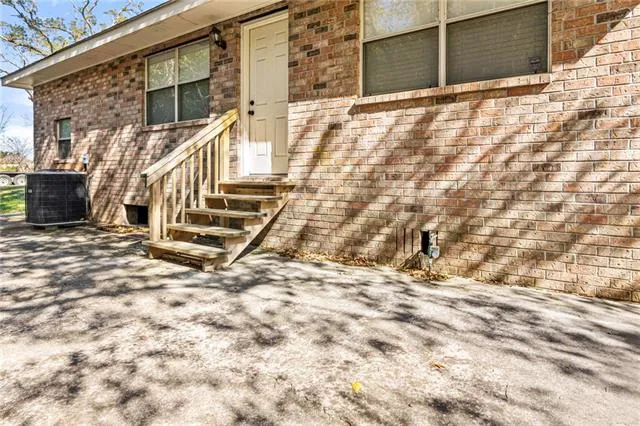 $209,000 | 631 Oak Street, St. Rose, LA 70087