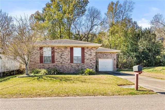 $209,000 | 631 Oak Street, St. Rose, LA 70087