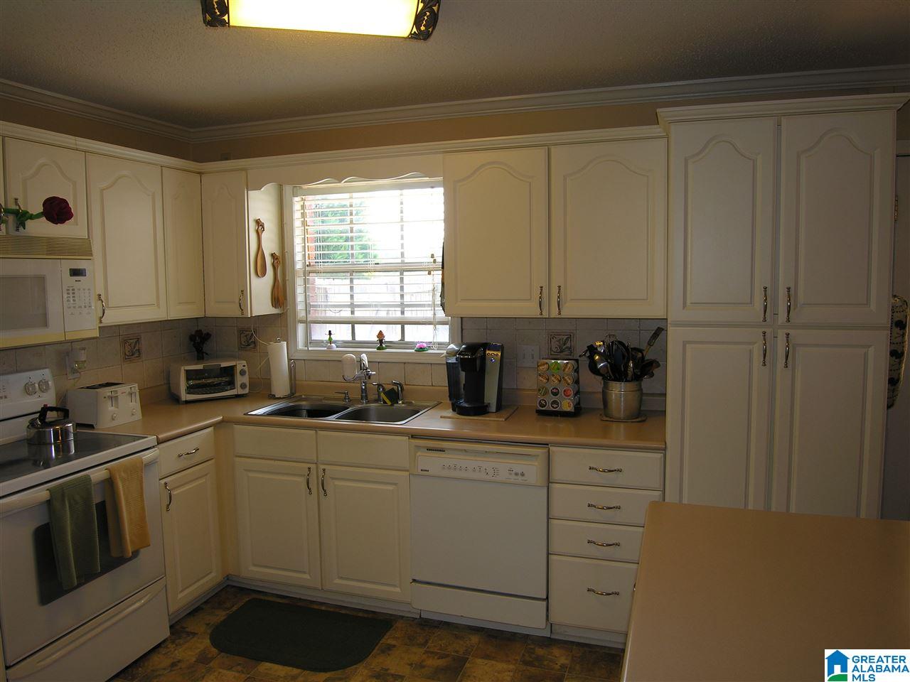 527 Edgeknoll Lane Birmingham, AL 35209 - Photo 4 of 30