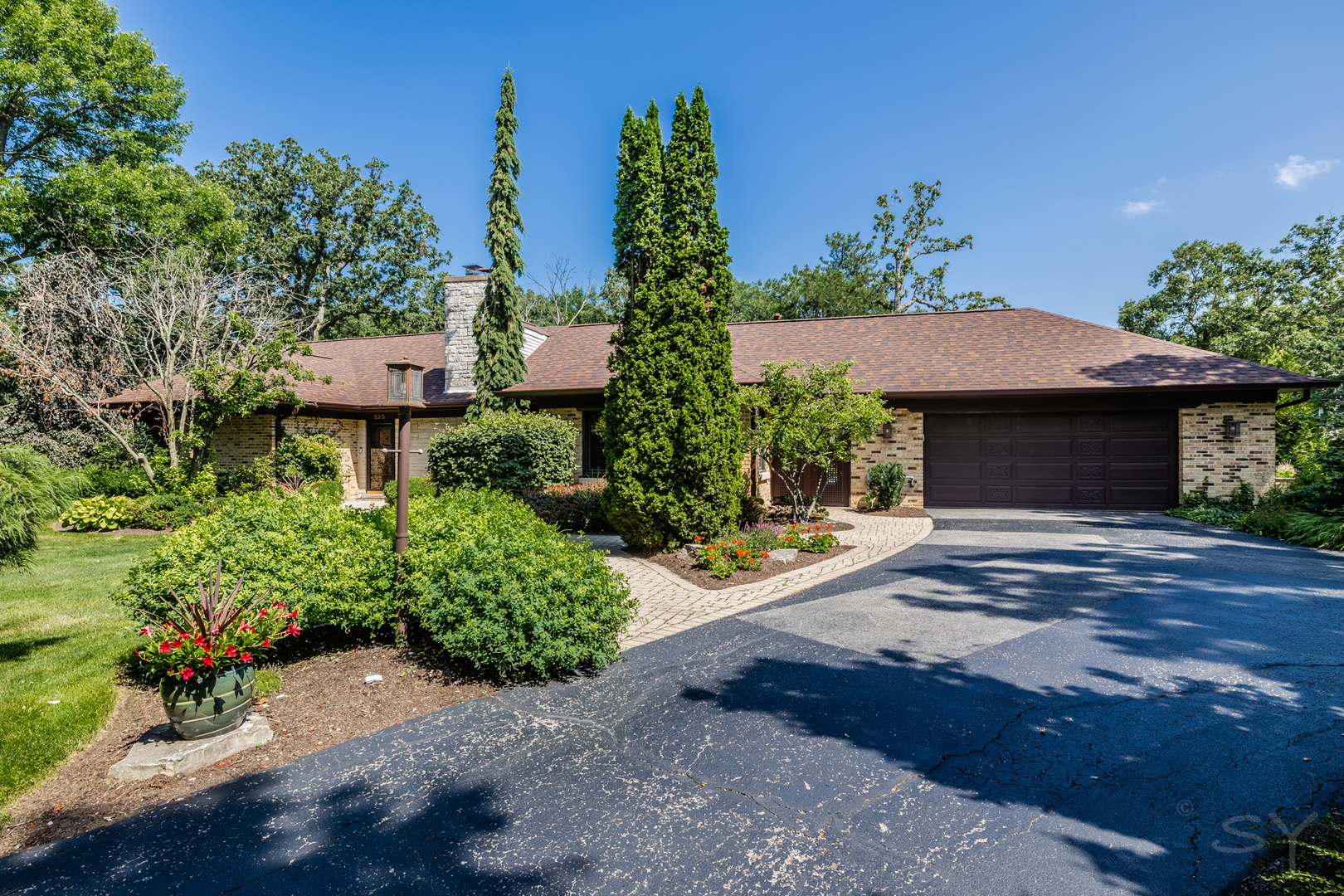 829 Northwoods Road Deerfield, IL 60015 - Photo 1 of 36 Gallery Image 1