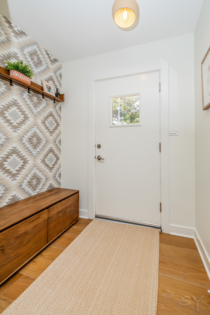 829 Northwoods Road Deerfield, IL 60015 - Photo 4 of 36 Gallery Image 4
