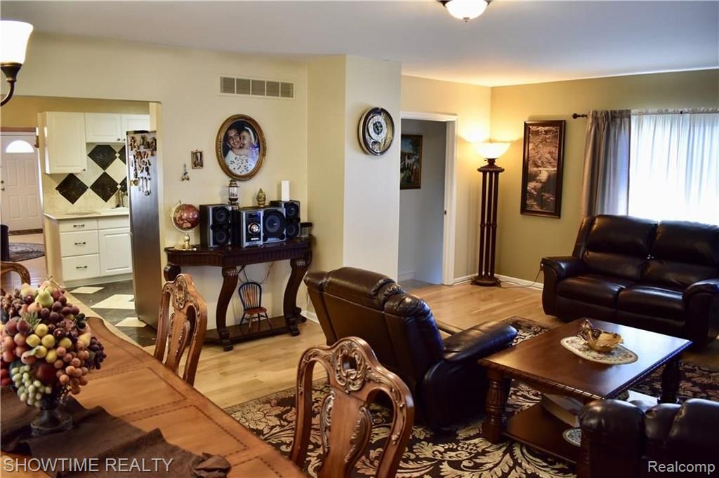 2350 Gerald Avenue Rochester Hills, MI 48307 - Photo 21 of 24