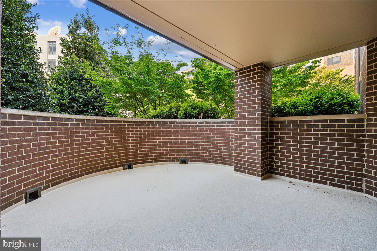 2111 Wisconsin Avenue Northwest, Unit 118 Washington, DC 20007 - Photo 39 of 61 a view of a balcony
