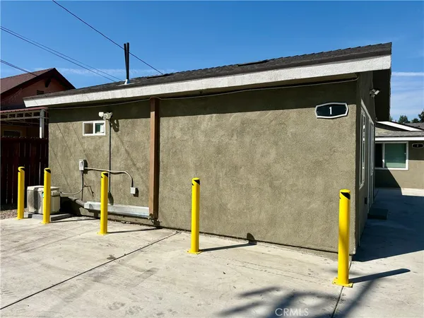 $2,195 | 296 North Allen Street, Unit 1, San Bernardino, CA 92408