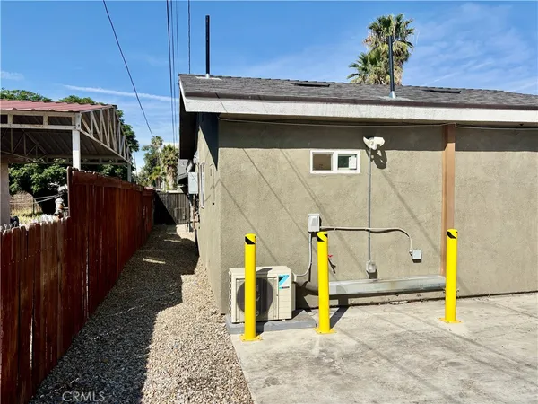 $2,195 | 296 North Allen Street, Unit 1, San Bernardino, CA 92408