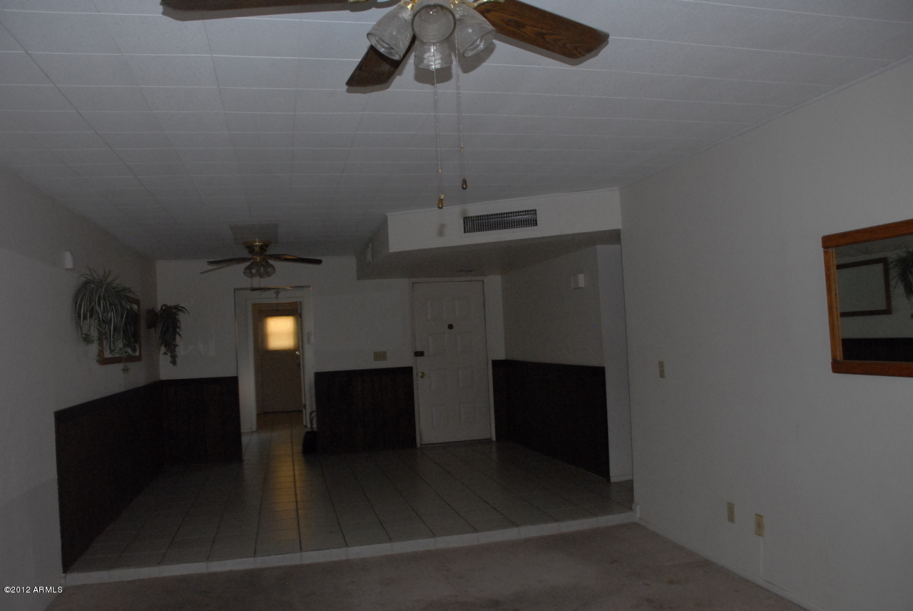 3008 West Redfield Road Phoenix, AZ 85053 - Photo 11 of 29 Great room looking towards front door